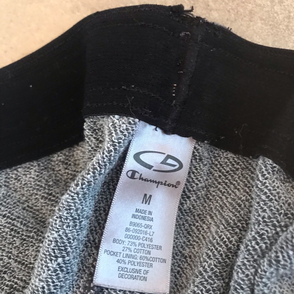 ❤️Champion medium gray sweats - Picture 2 of 2